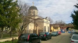 Crkva se nalazi u parku Vojne Bolnice, u Petrovaradinu, uz samu vojnu kasarnu.
