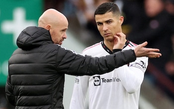 Erik ten Hag passes instructions on to Cristiano Ronaldo